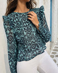blouse ikat bleu nuit gros plan manches