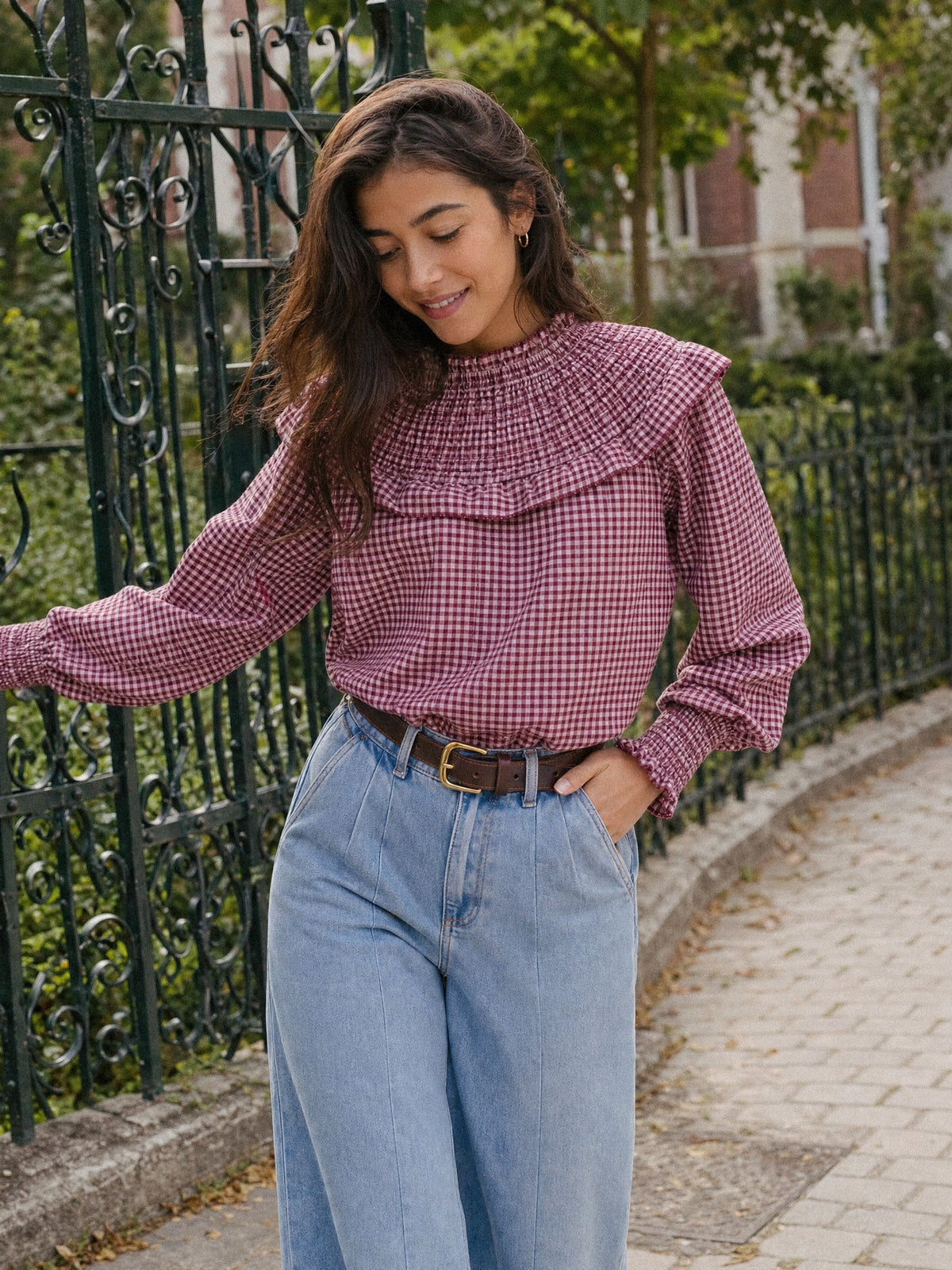 Blouse vichy bordeaux portée avec jean