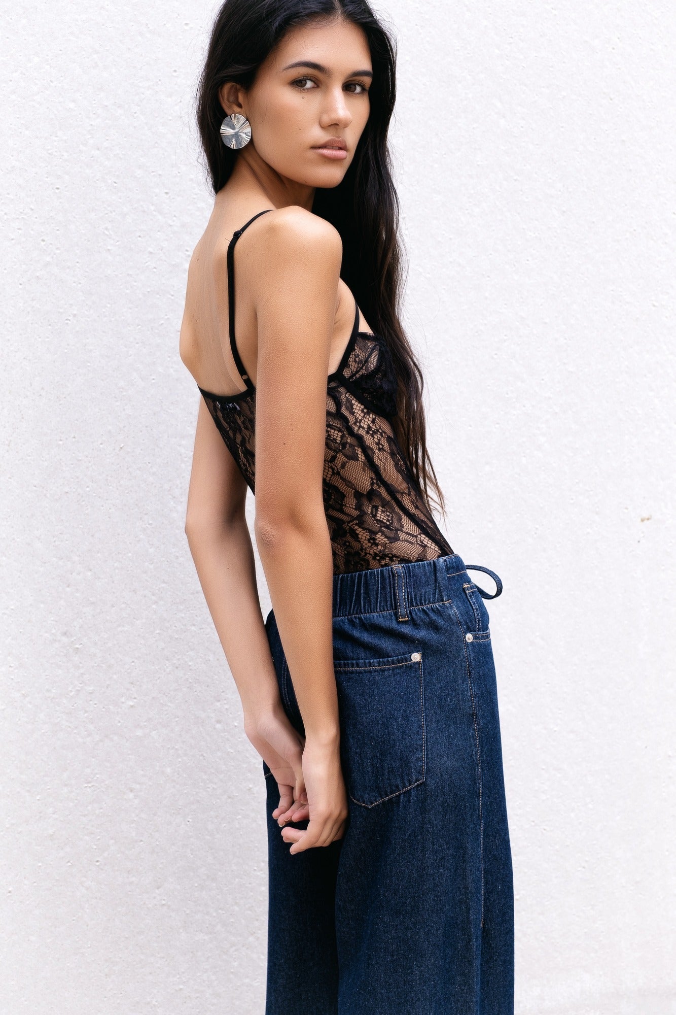 Body à lacets en dentelle noire – Bretelles fines et coupe sexy pour femme Sapiato