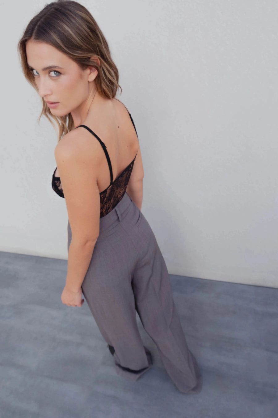 Body dentelle noir bretelles fines vue portée