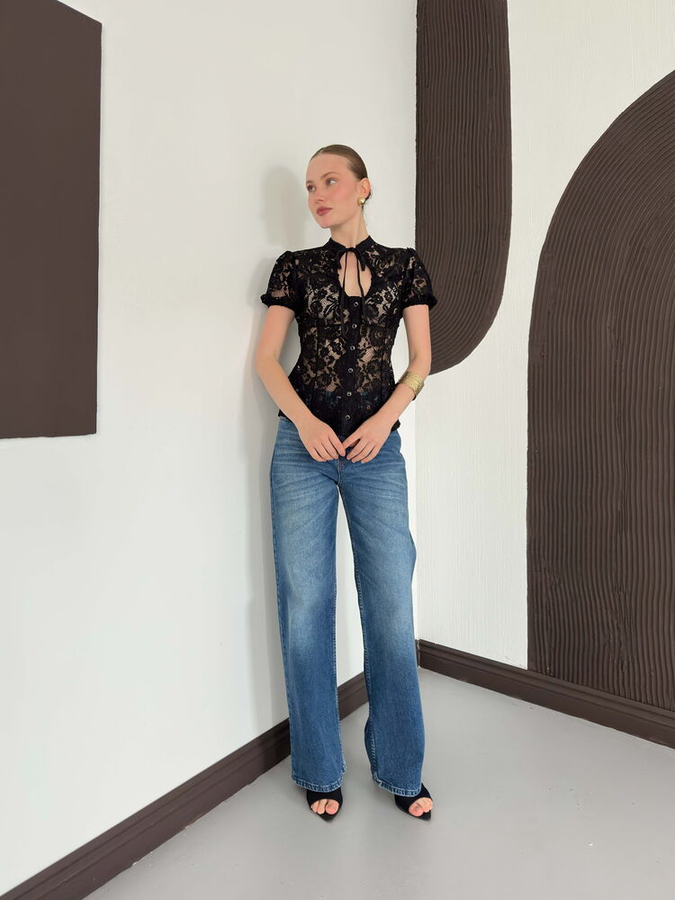 top13856 chemise noire a fleurs boutonnee avec manches bouffantes image 3