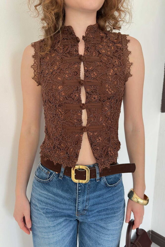 chemise en dentelle col mao a brandebourgs image 4