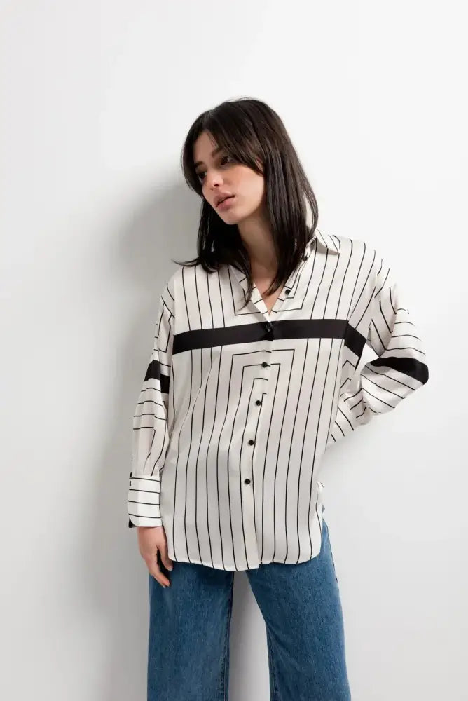 Chemise femme imprimée à rayures noires, longue à manches, style élégant et tendance