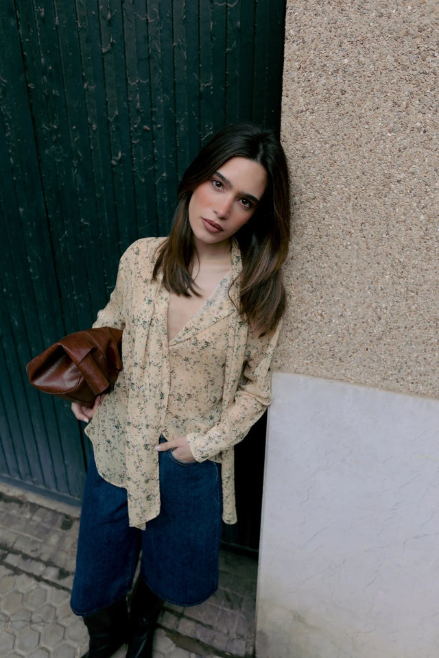 Chemise fluide florale bohème chic pour une tenue plus élégante et décontractée