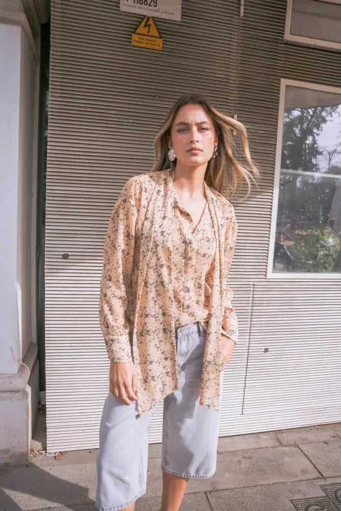 Chemise fluide florale bohème chic tenue plus avec blouse longue et denim clair