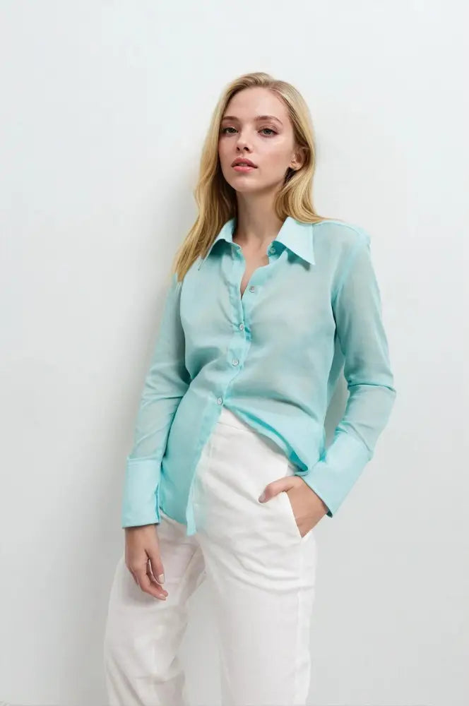 Chemise fluide transparente pour femme en teal à manches longues et col pointu