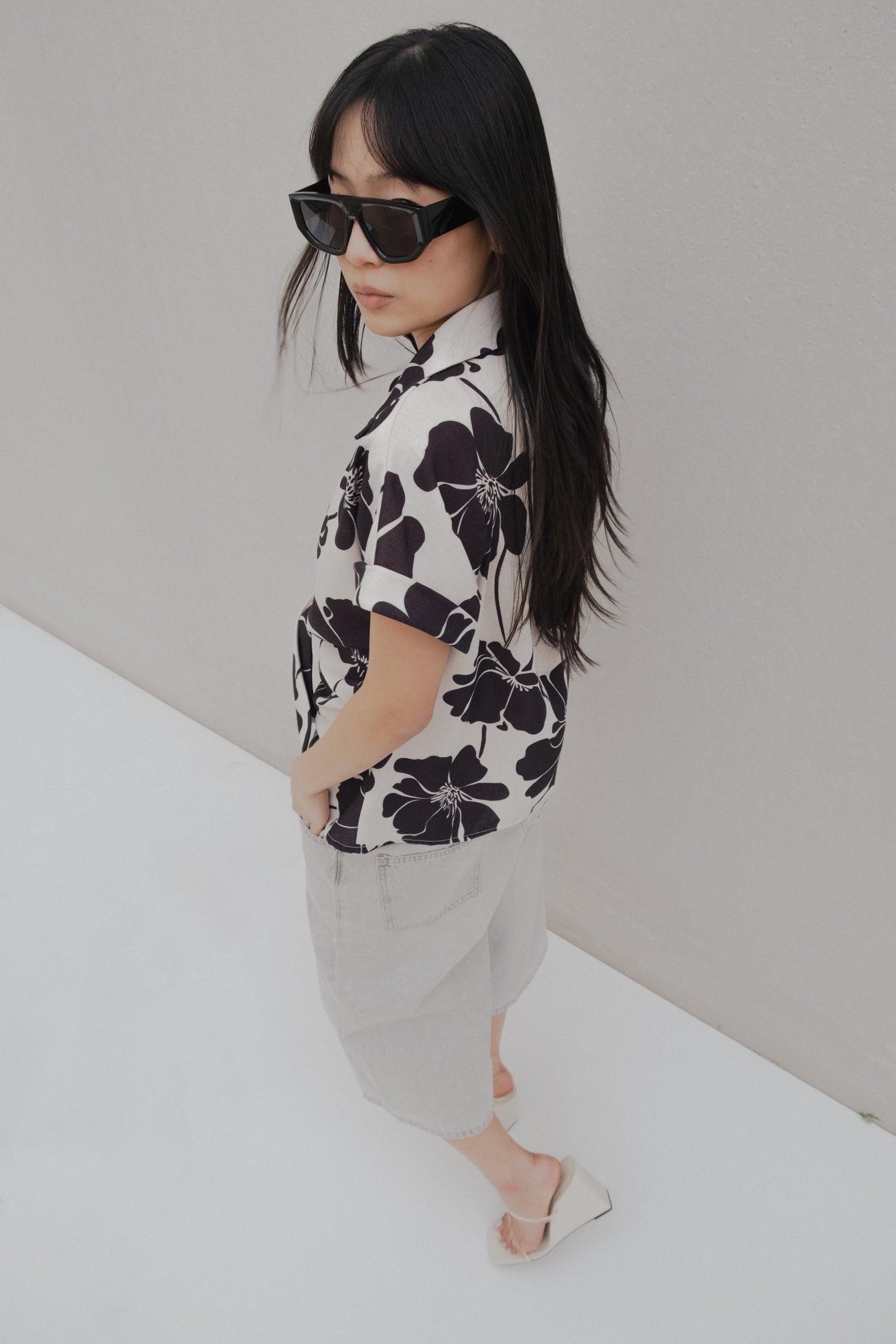 camisa nudo estampada image 6