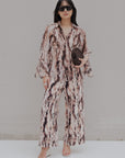 chemise oversize imprimee python rose image 2