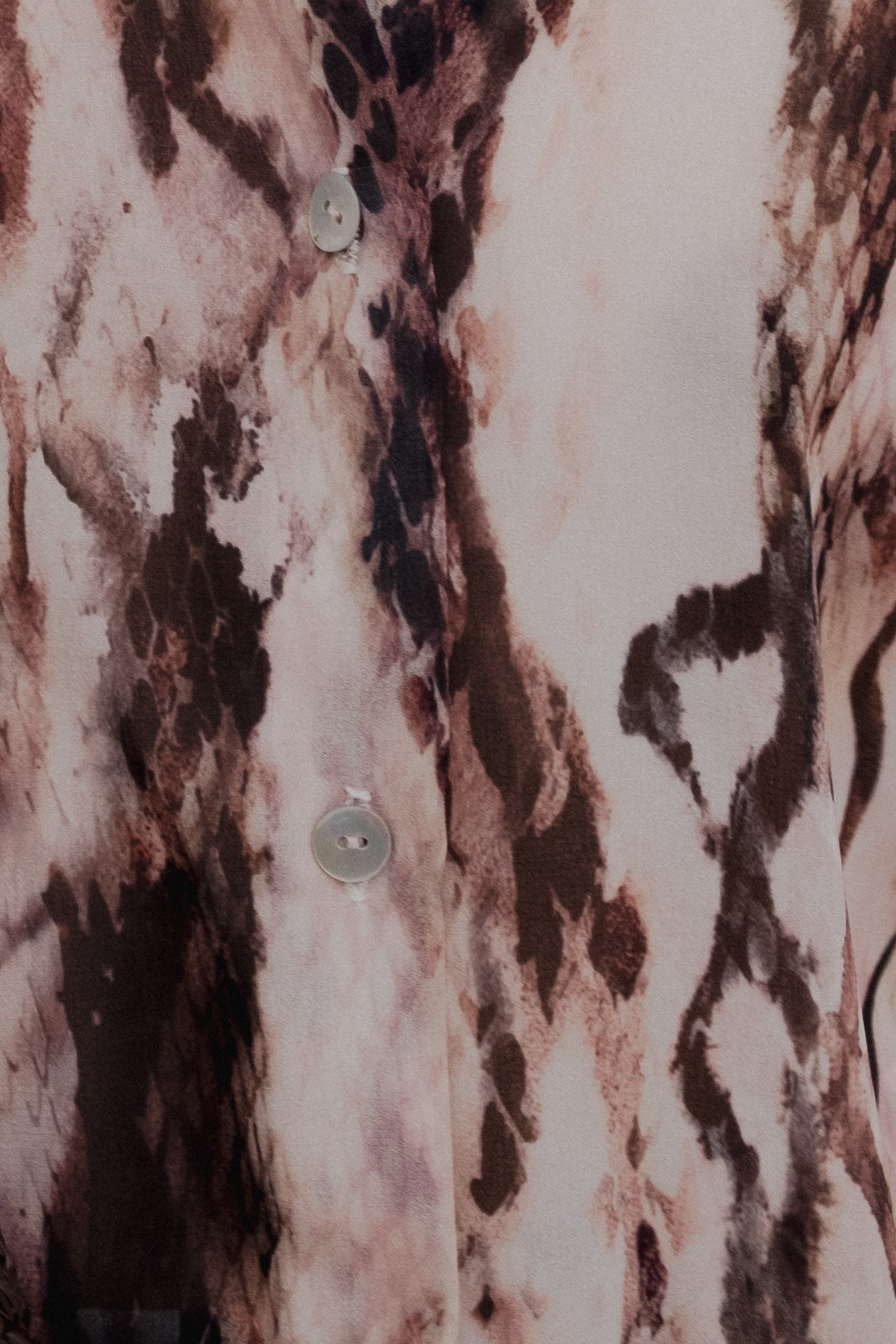 chemise oversize imprimee python rose image 6
