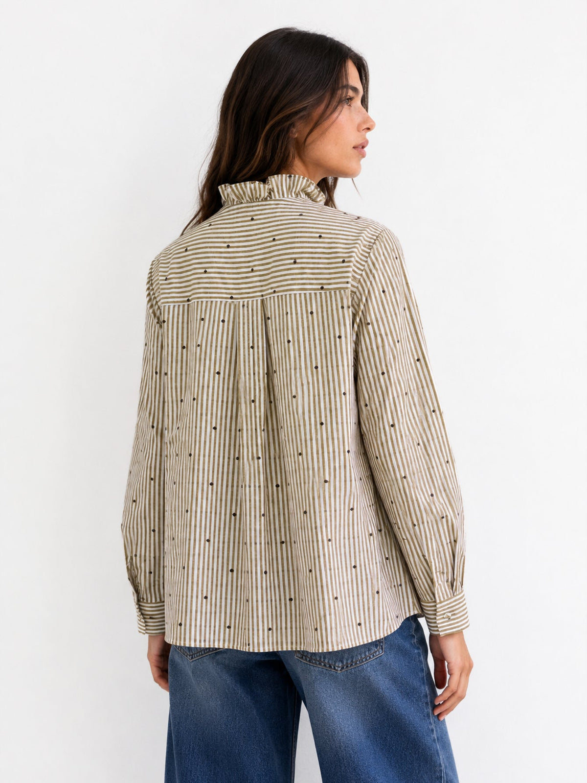 chemise beige dos ourlet arrondi