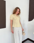 top13794 chemise jaune rayee boutonnee avec manches bouffantes image 2