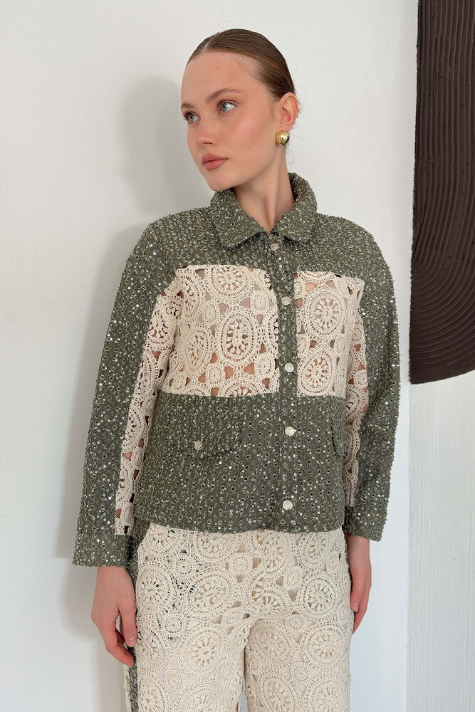 chemise surchemise kaki a empiecements en crochet et poches a rabat image 1