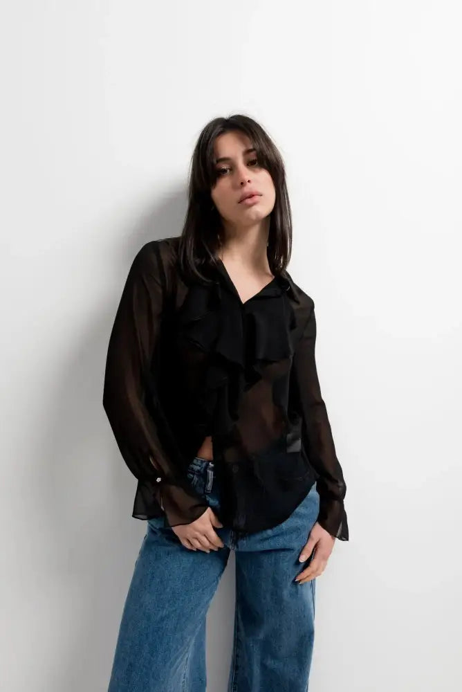 Chemisier noir transparent femme chic avec volants et voile fluide, manches longues