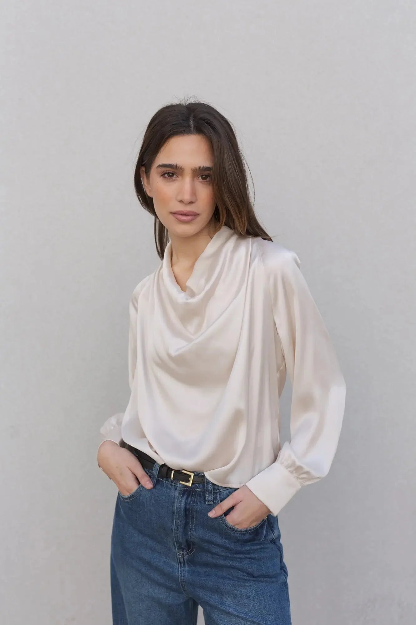 Blouse en satin avec noeud, style chic, femme, crème, longs manches, col cowl