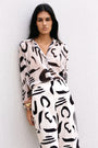 Women&#39;s black and white printed blouse in flowing chiffon - S