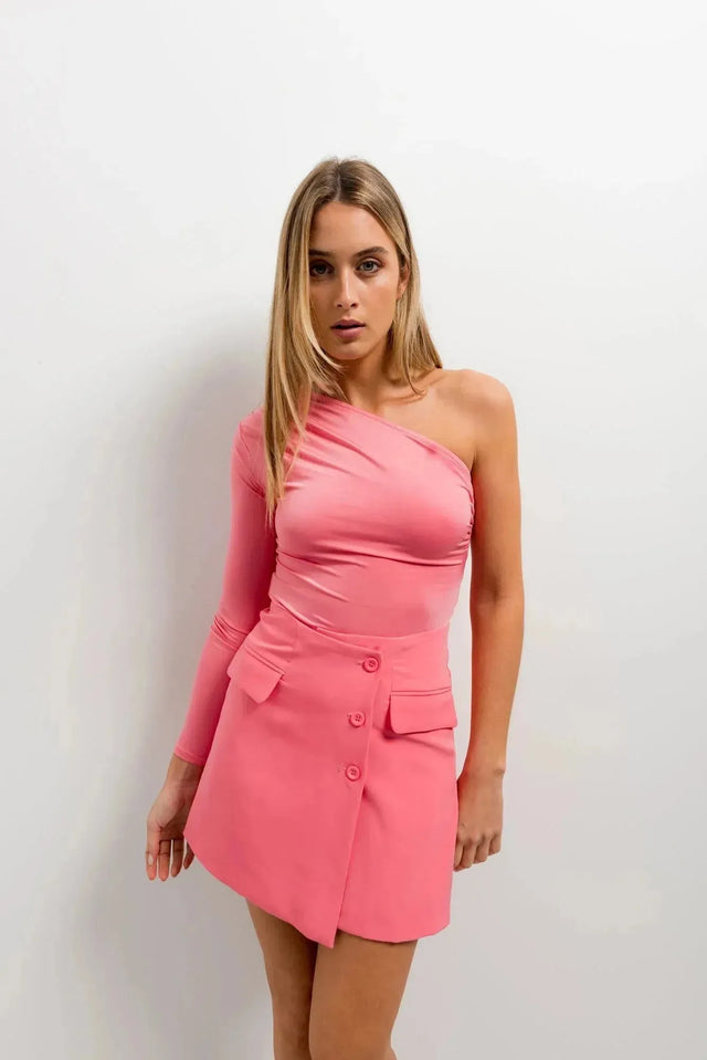 Mini jupe asymétrique avec poche en Pink, élégante et tendance, style chic