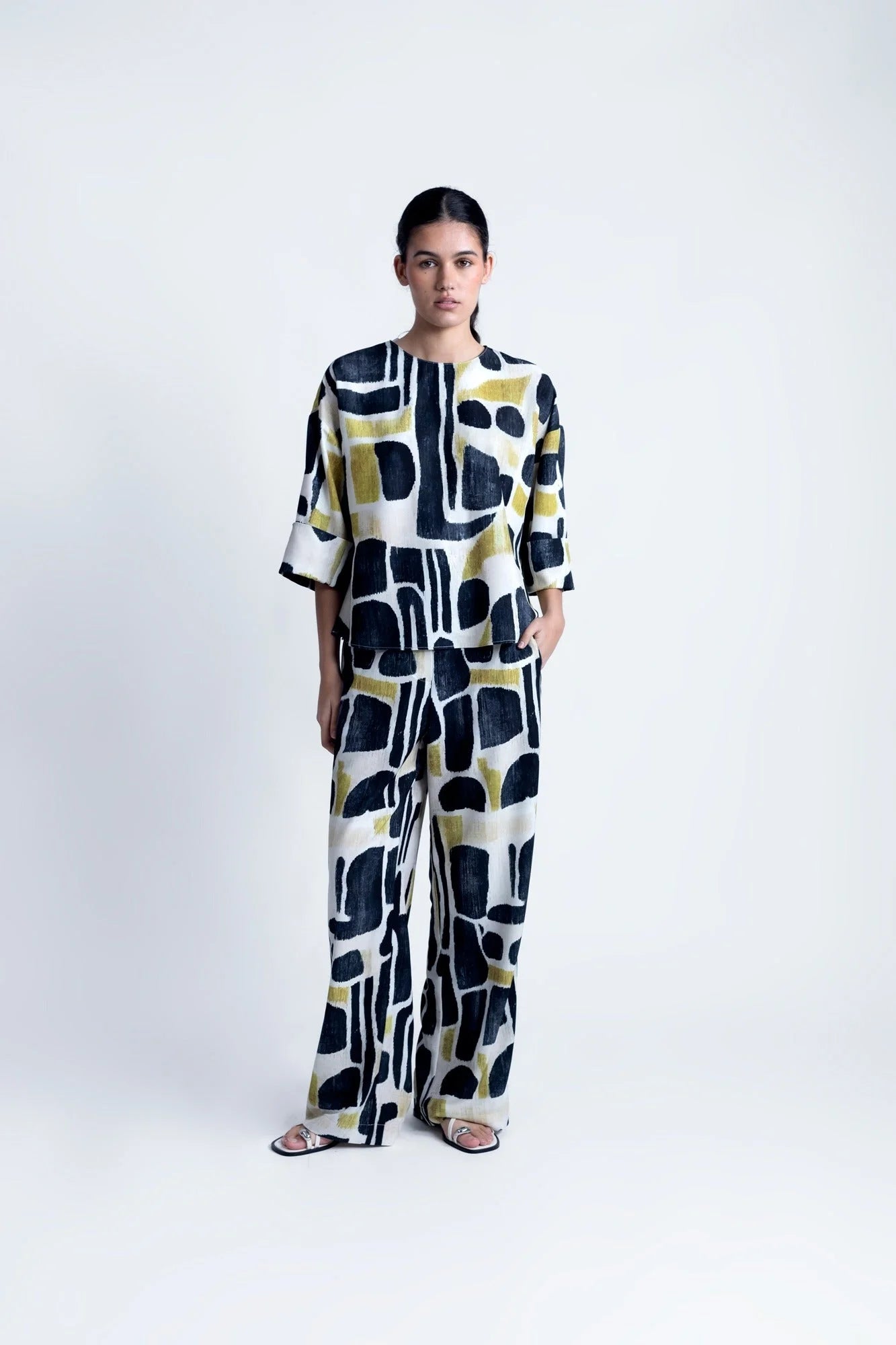 Ensemble pantalon large à motif imprimé avec haut abstrait pour un style tendance