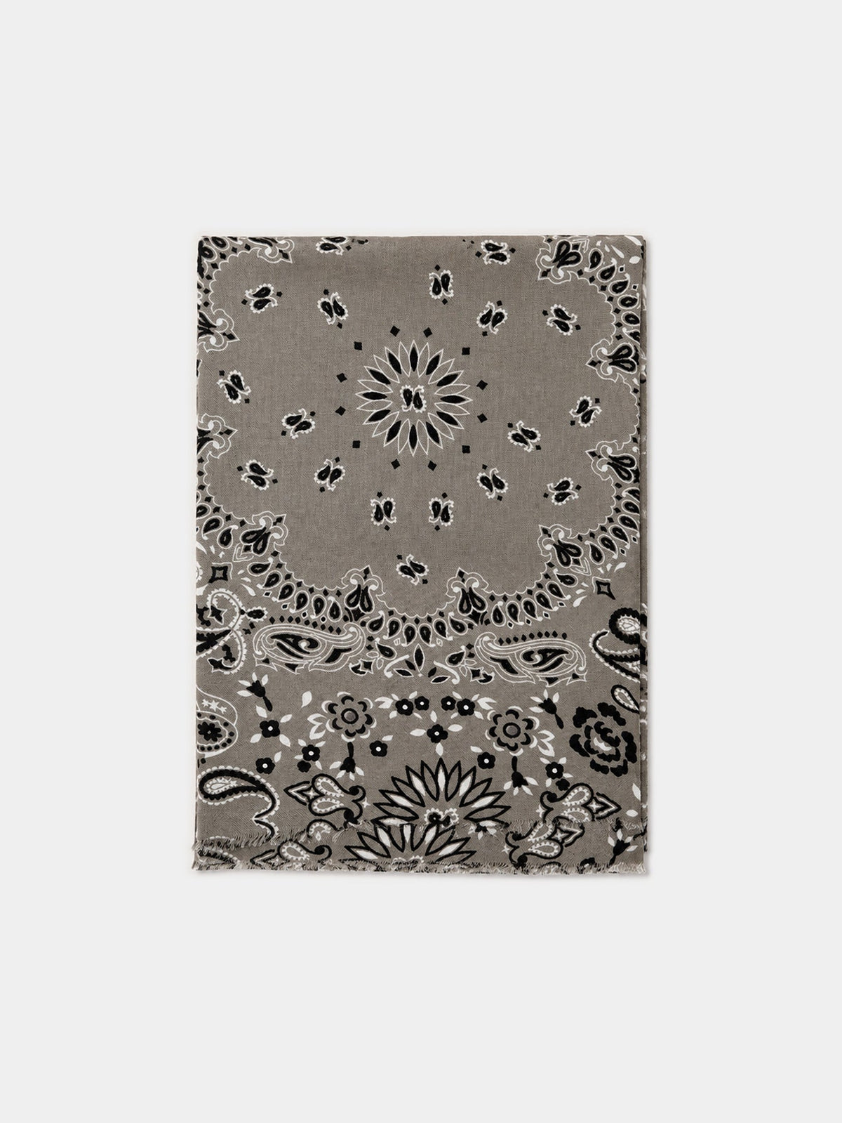 Foulard femme vert kaki à motif bandana présenté à plat.