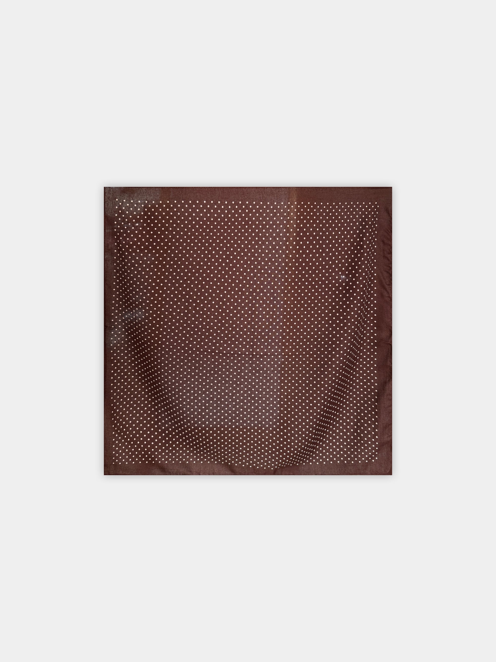 Foulard à pois marron vue à plat
