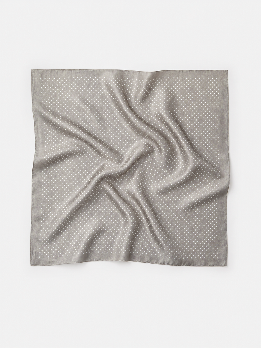 Foulard carré à pois gris clair