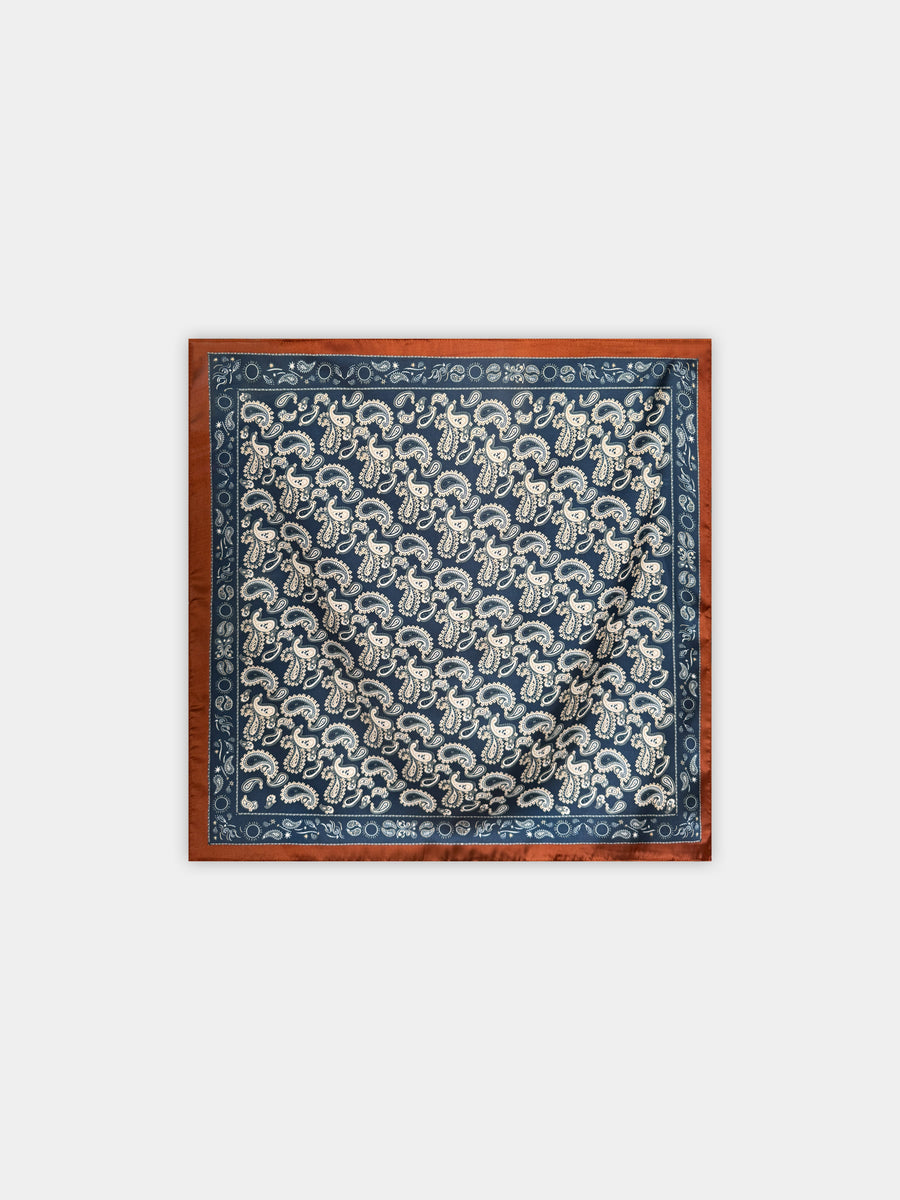 Carré satiné bleu marine paisley