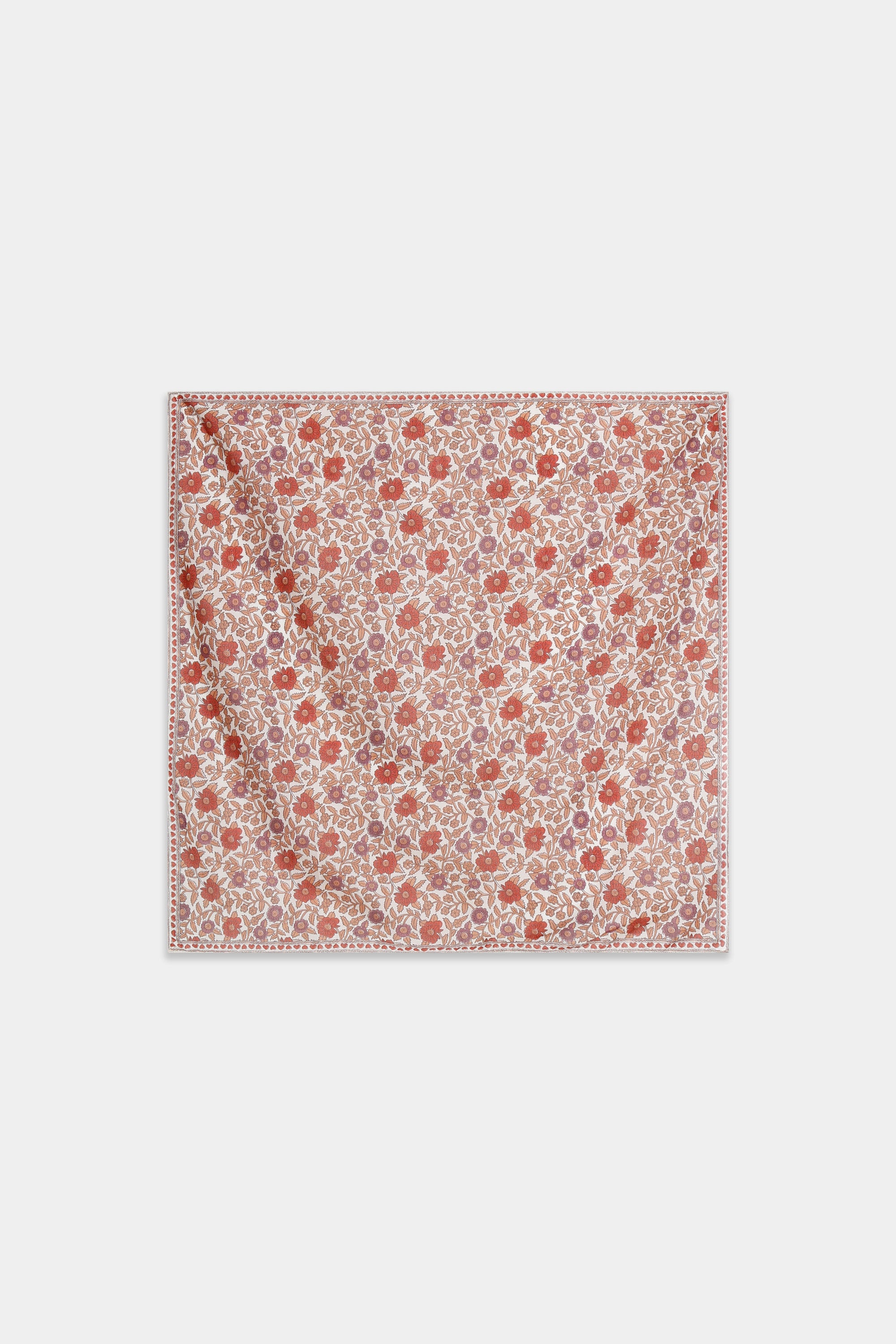 Foulard carré fleuri fond clair