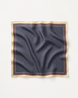 Foulard carré bleu marine bord beige