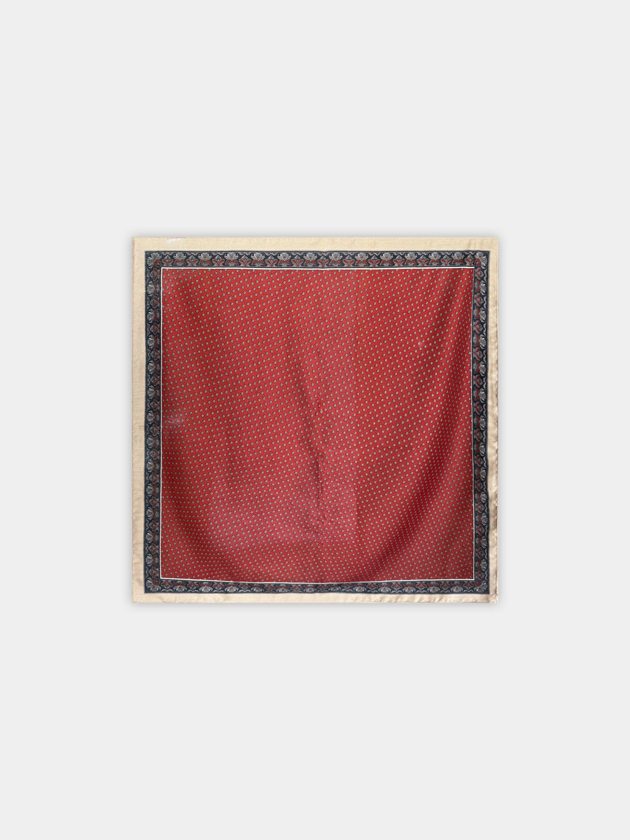 Foulard carré rouge à micro motifs