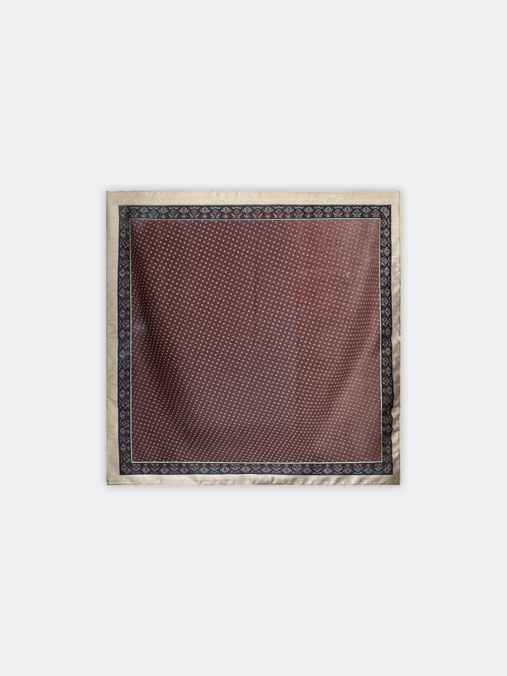 Foulard carré marron à micro motifs
