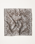 Foulard en soie carré léopard taupe