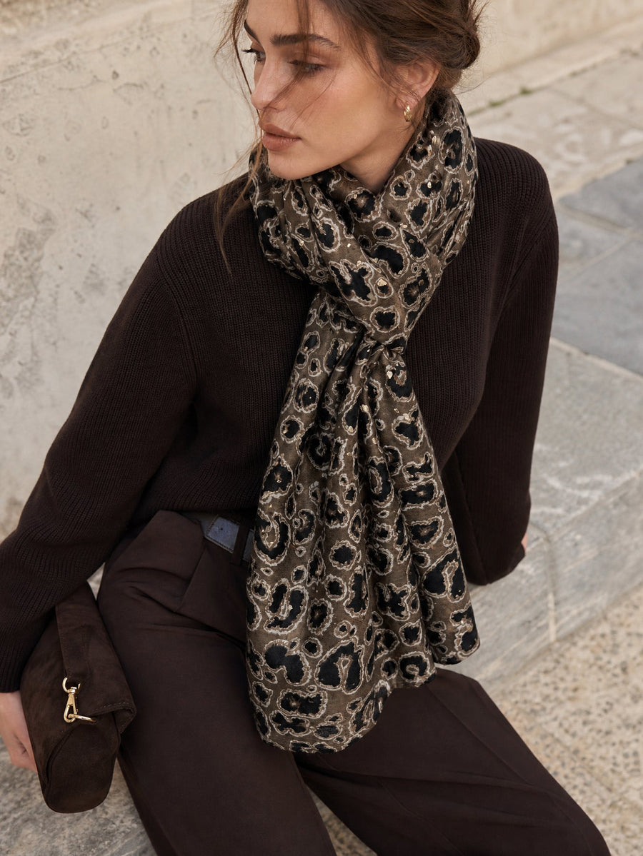 Écharpe motif animalier kaki et noir avec sequins