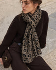 Écharpe motif animalier kaki et noir avec sequins