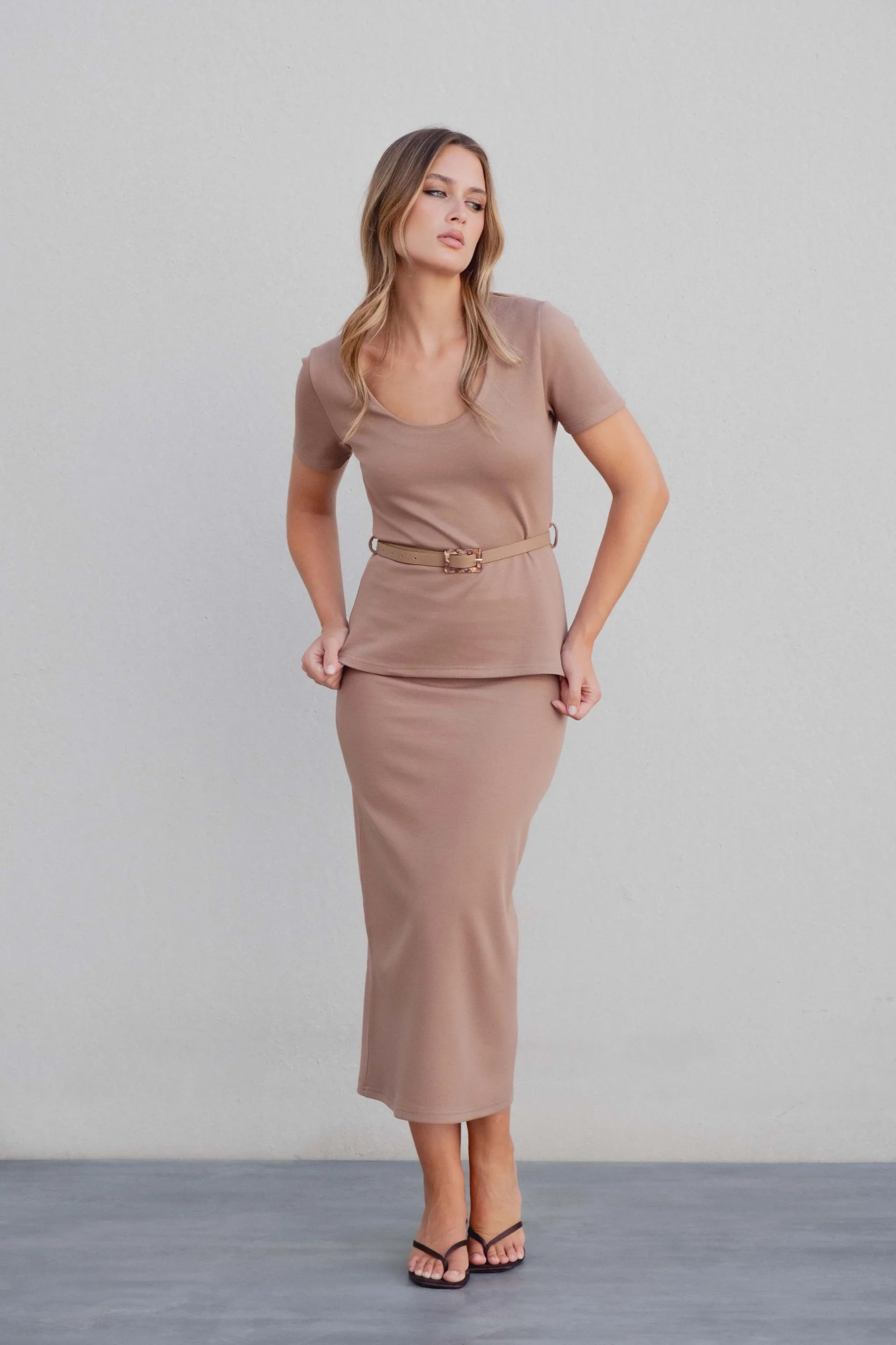Haut ceinturé élégant – Coupe ajustée – Taupe – Viscose mélangée Sapiato