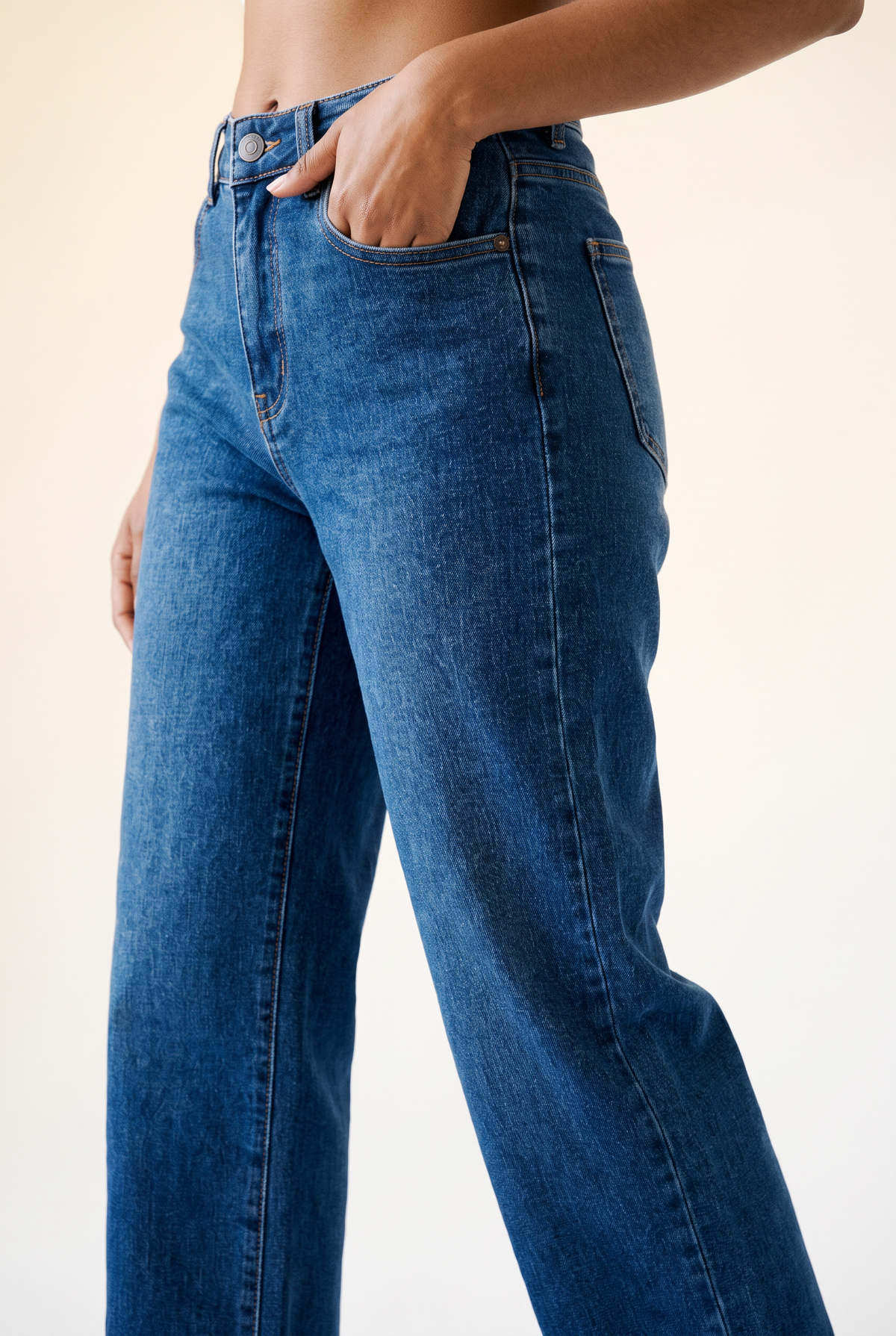 fashion shooting like zara @Jean droit en denim bleu stretch