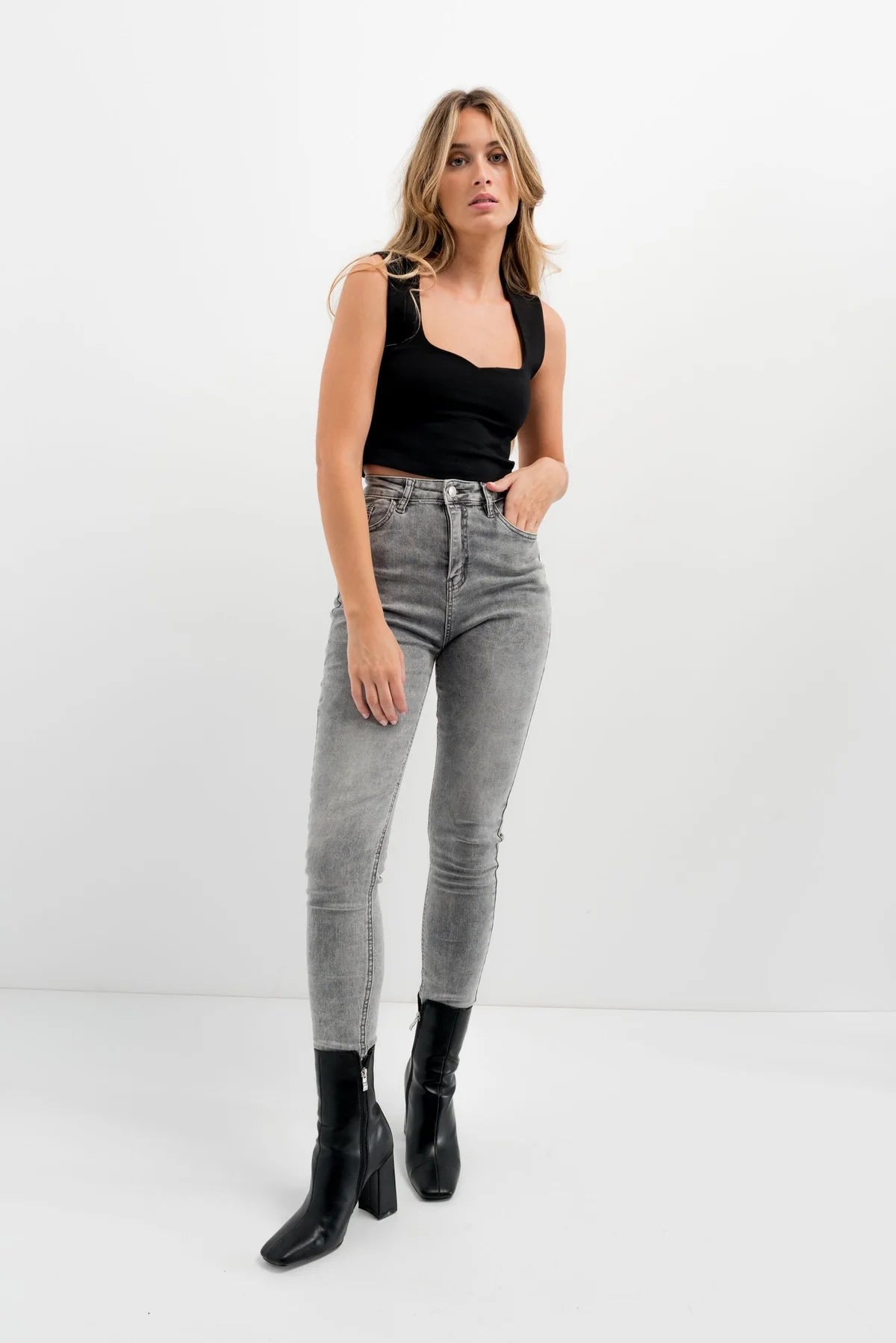 Jean sculptant taille haute gris galbant Sapiato