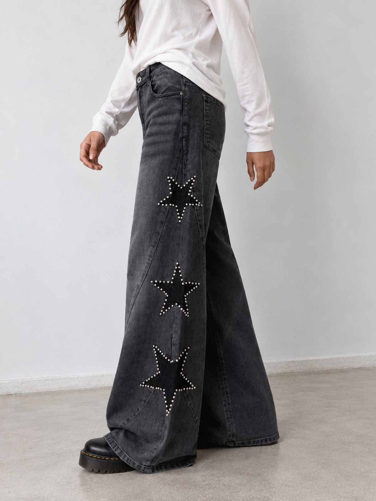 Jean gris large profil avec étoiles