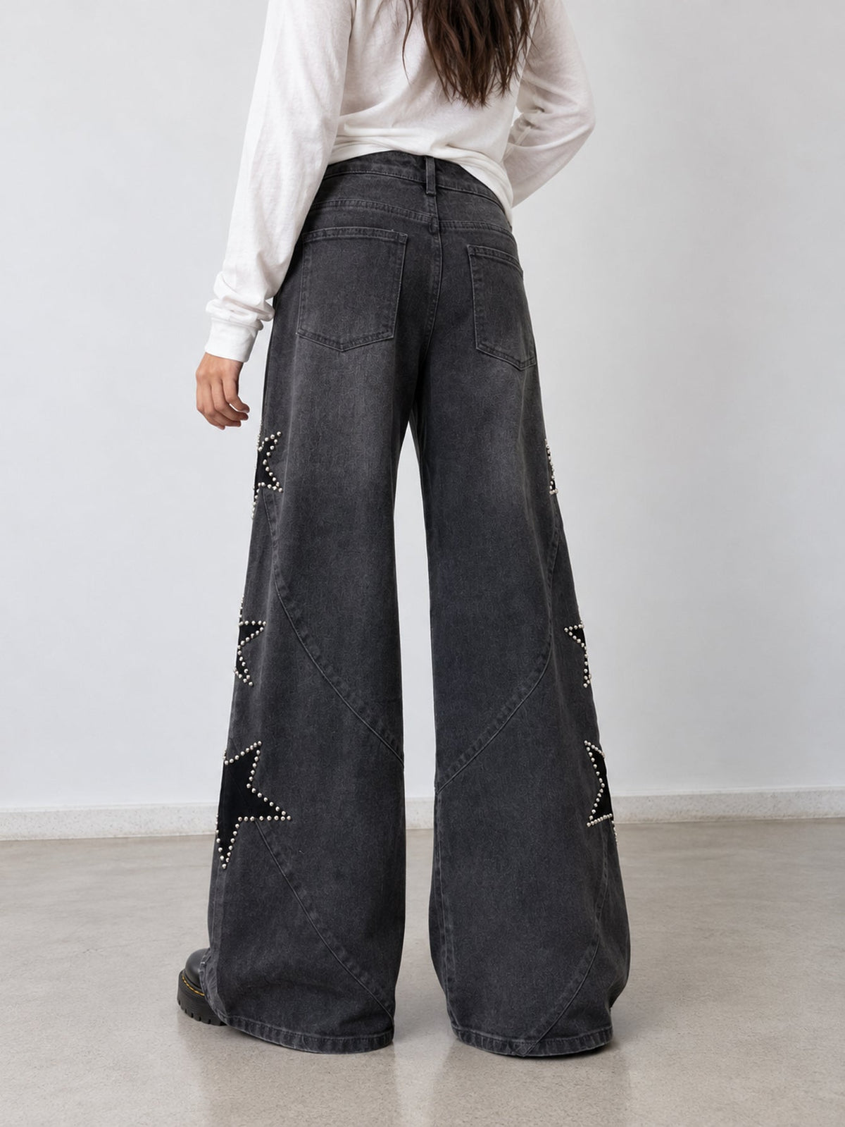 Jean large gris vue dos