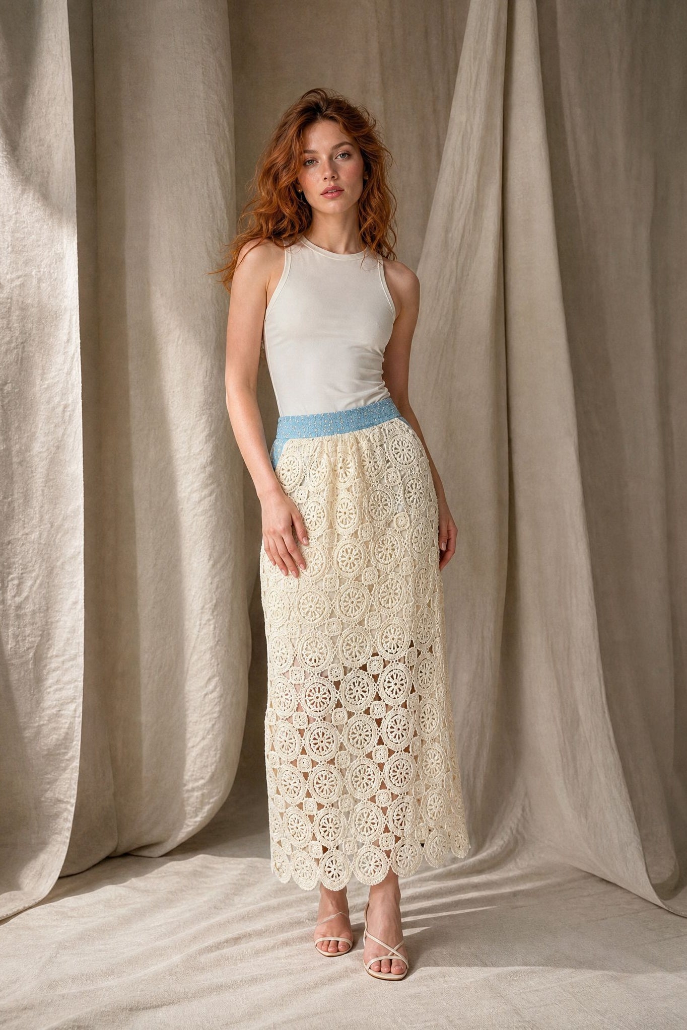 Jupe en dentelle écrue taille haute