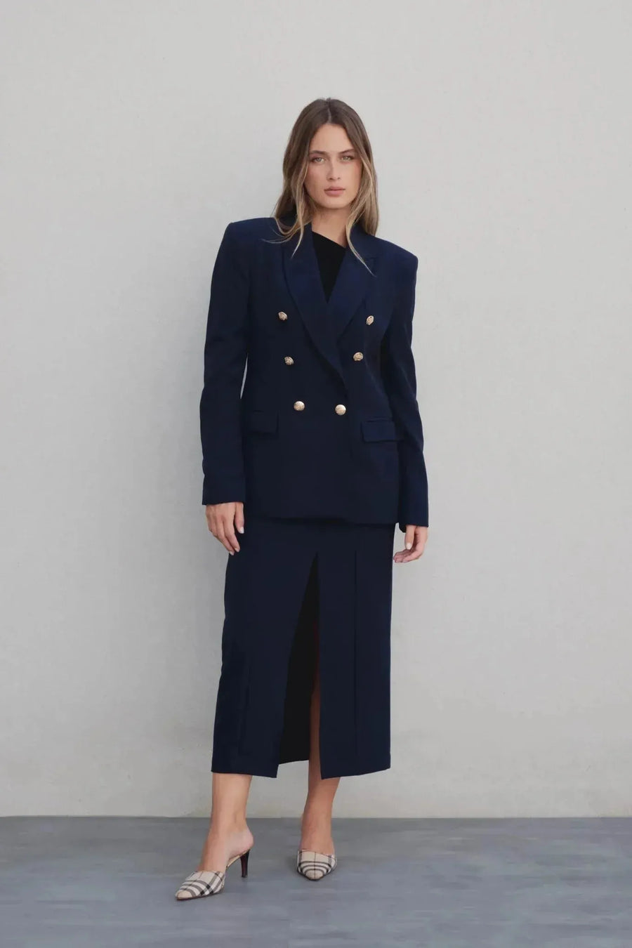 Blazer femme marine à boutons dorés et jupe femme assortie pour femme à boutons élégante