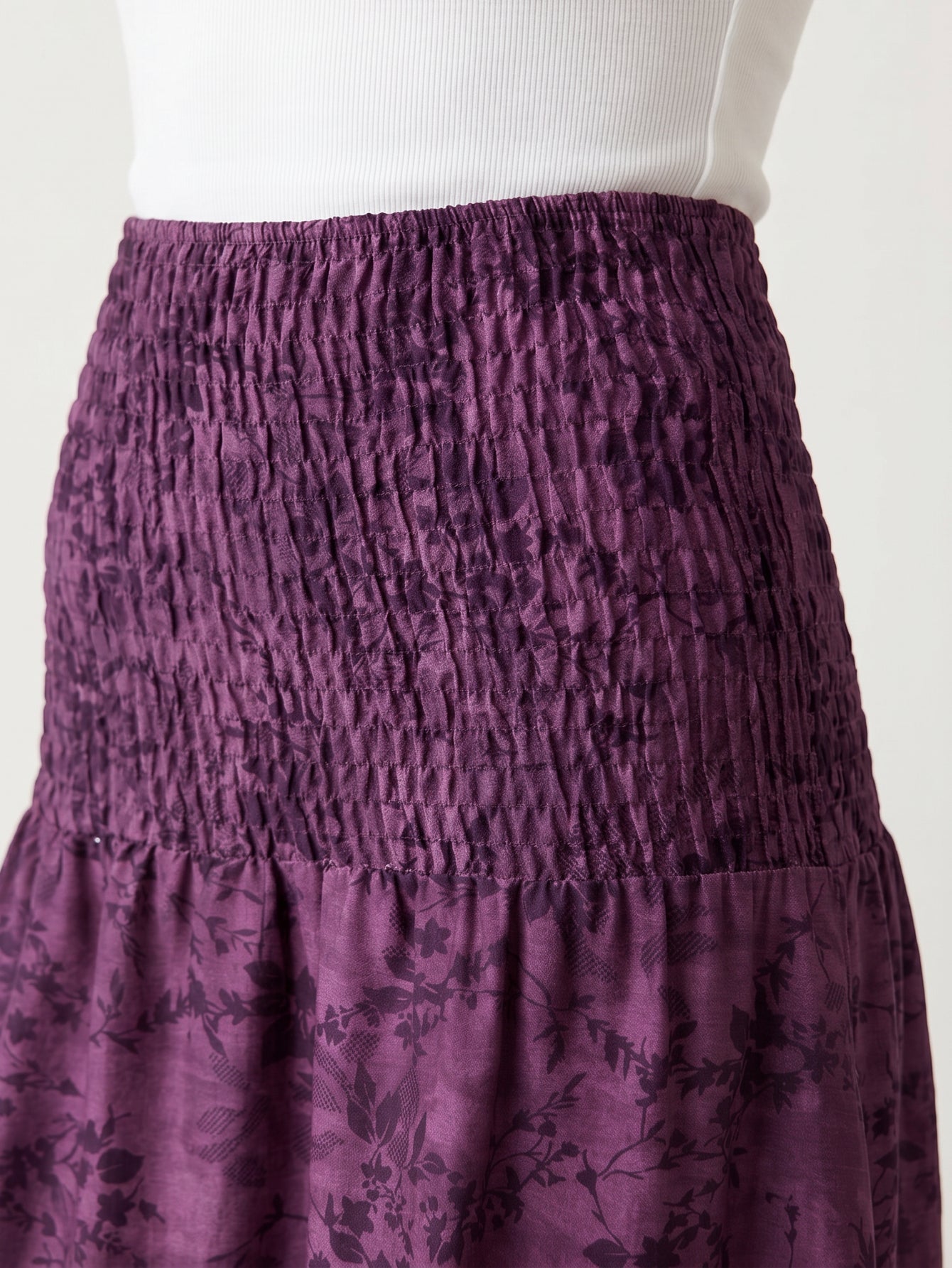 Gros plan smocks jupe violette