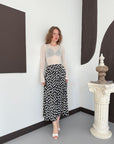 top13837 jupe evasee midi a pois noire avec taille haute image 3
