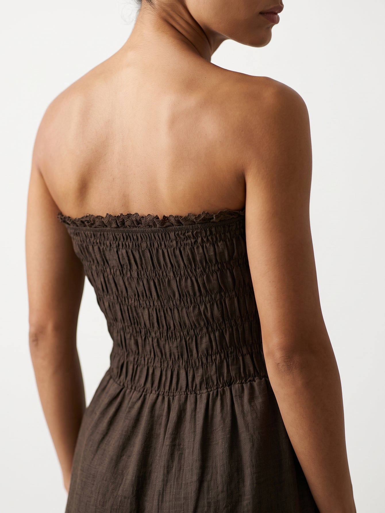 Détail dos smocké marron