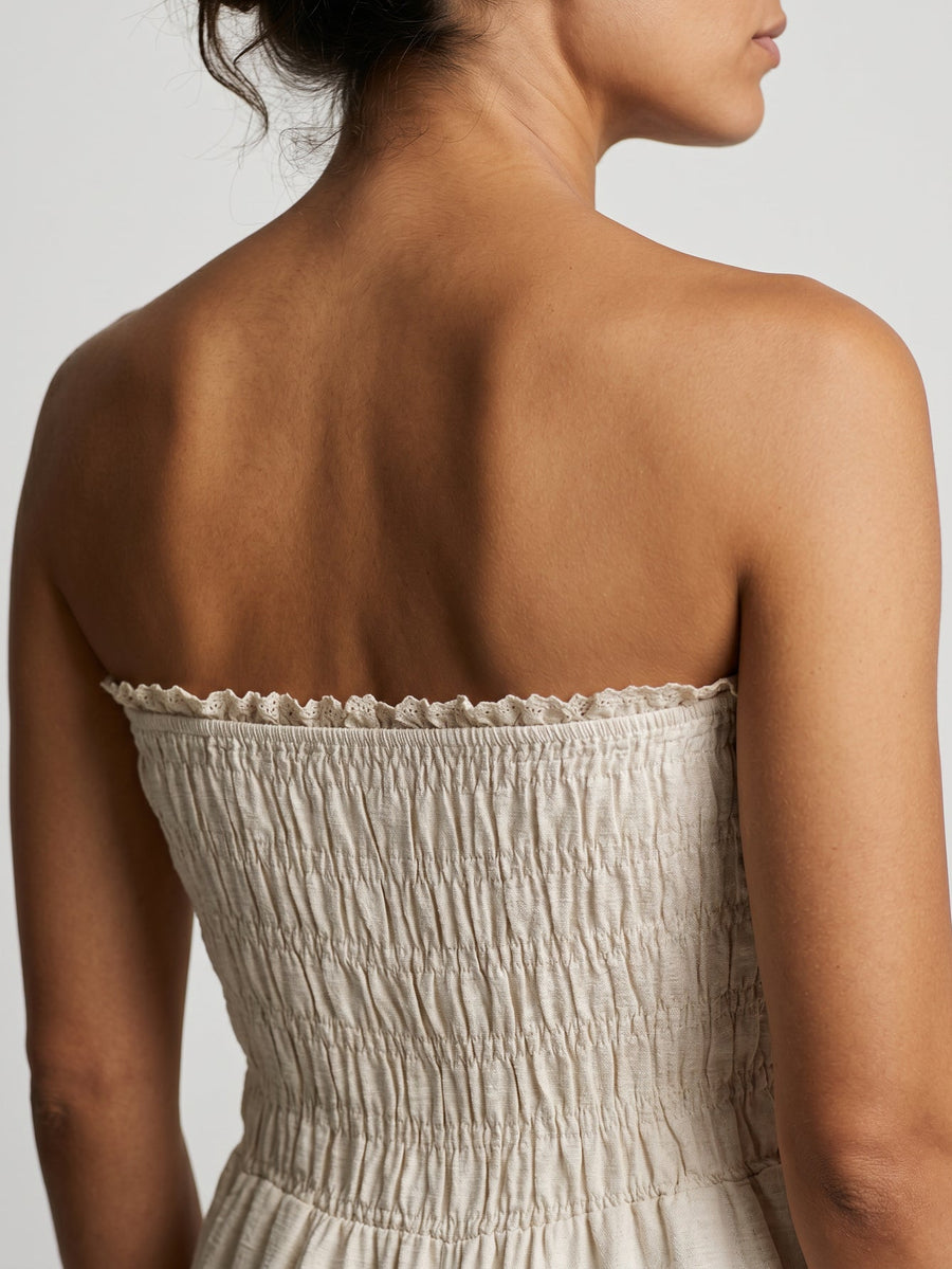 Détail dos smocké beige