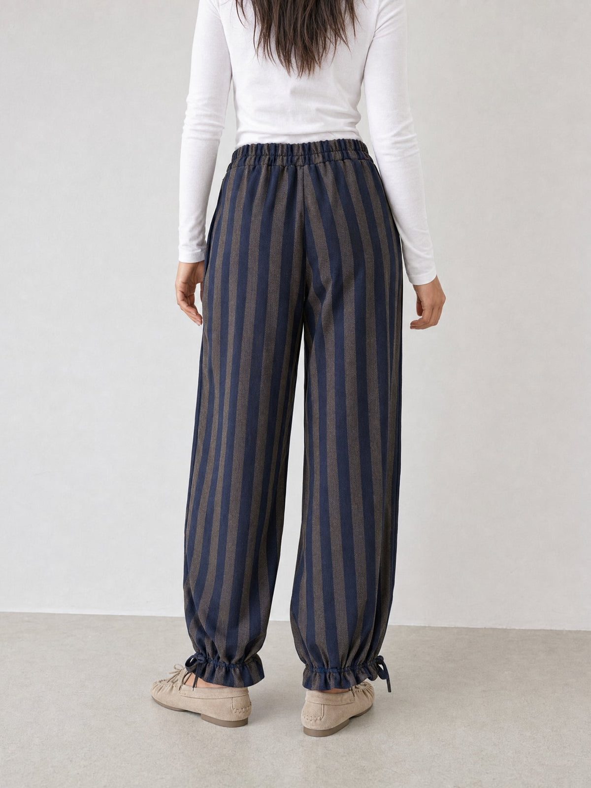 pantalon en laine pour femme vue 02