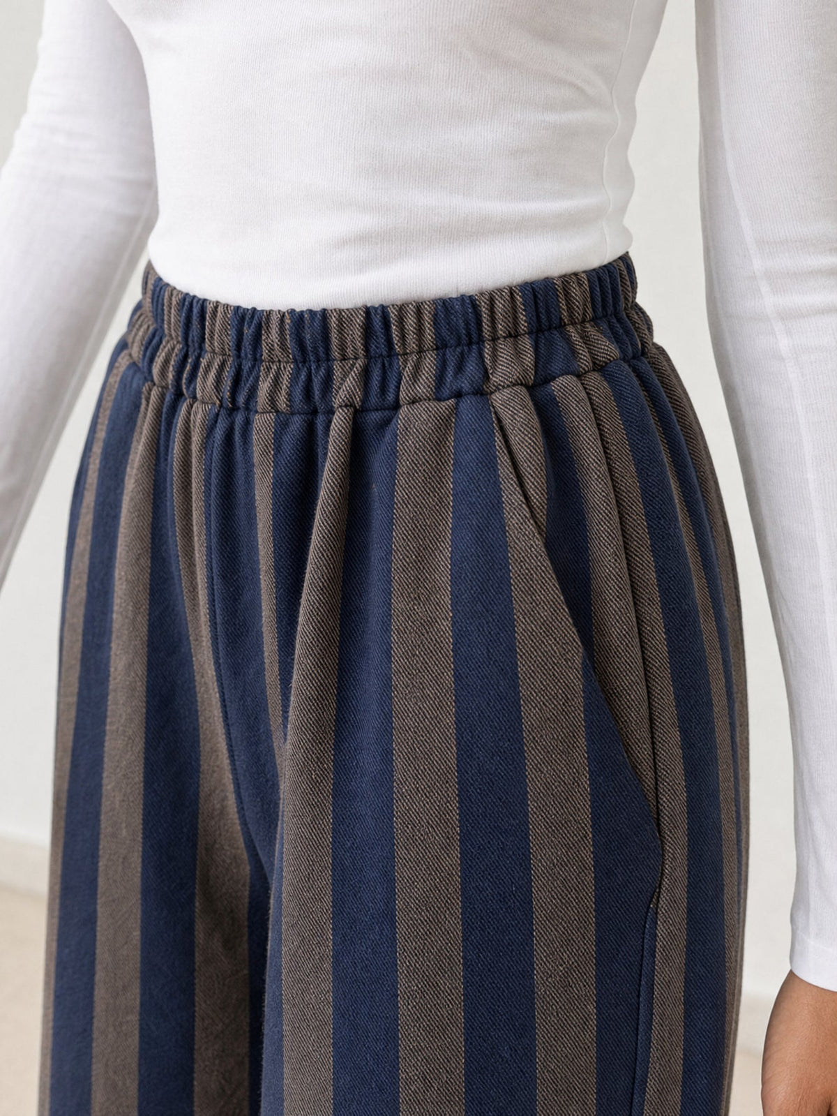 pantalon en laine pour femme vue 03