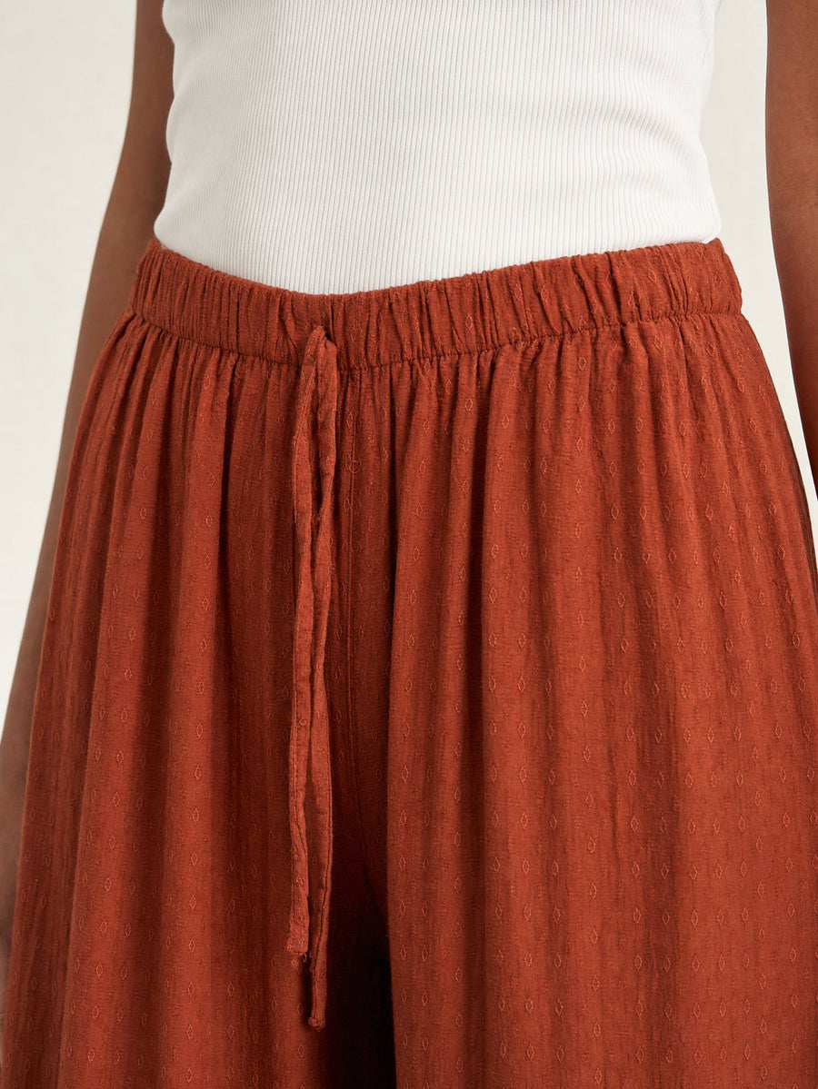 pantalon taille élastiquée cordon gros plan