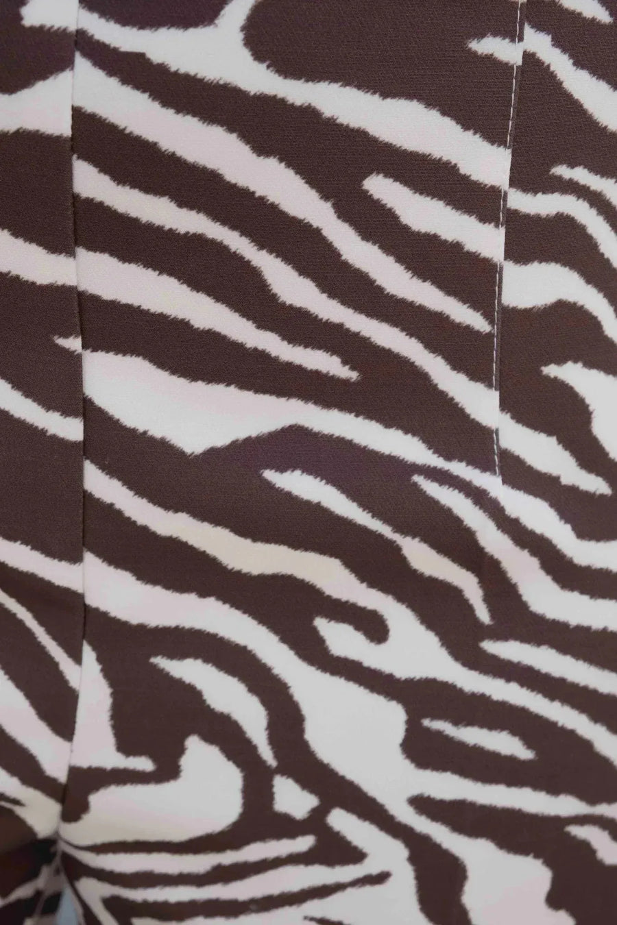 Tissu zèbre marron et blanc pour pantalon culotte à jambe large et chemise Zèbre Marron