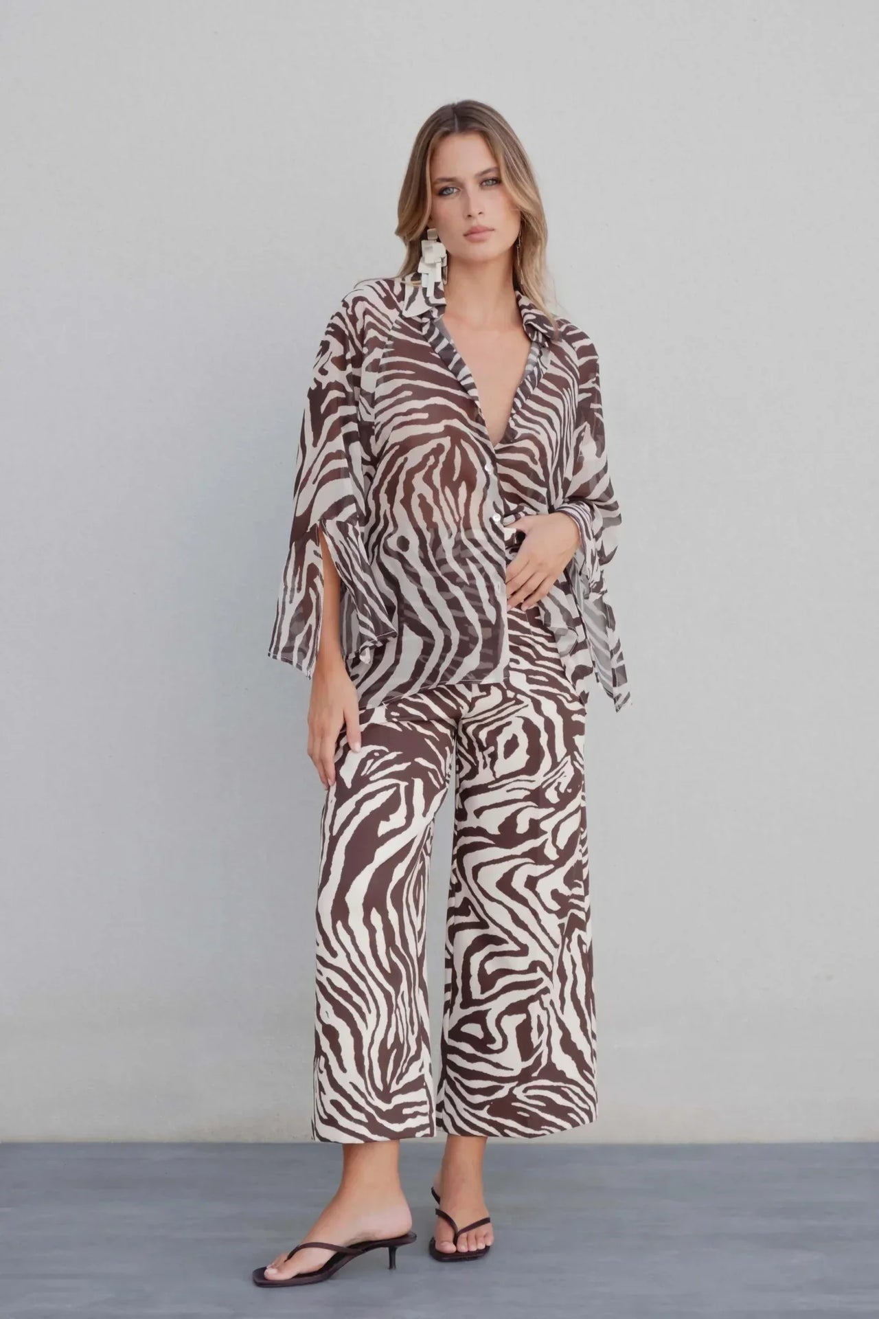 Ensemble pantalon culotte zèbre marron et chemise à jambe large pour femmes