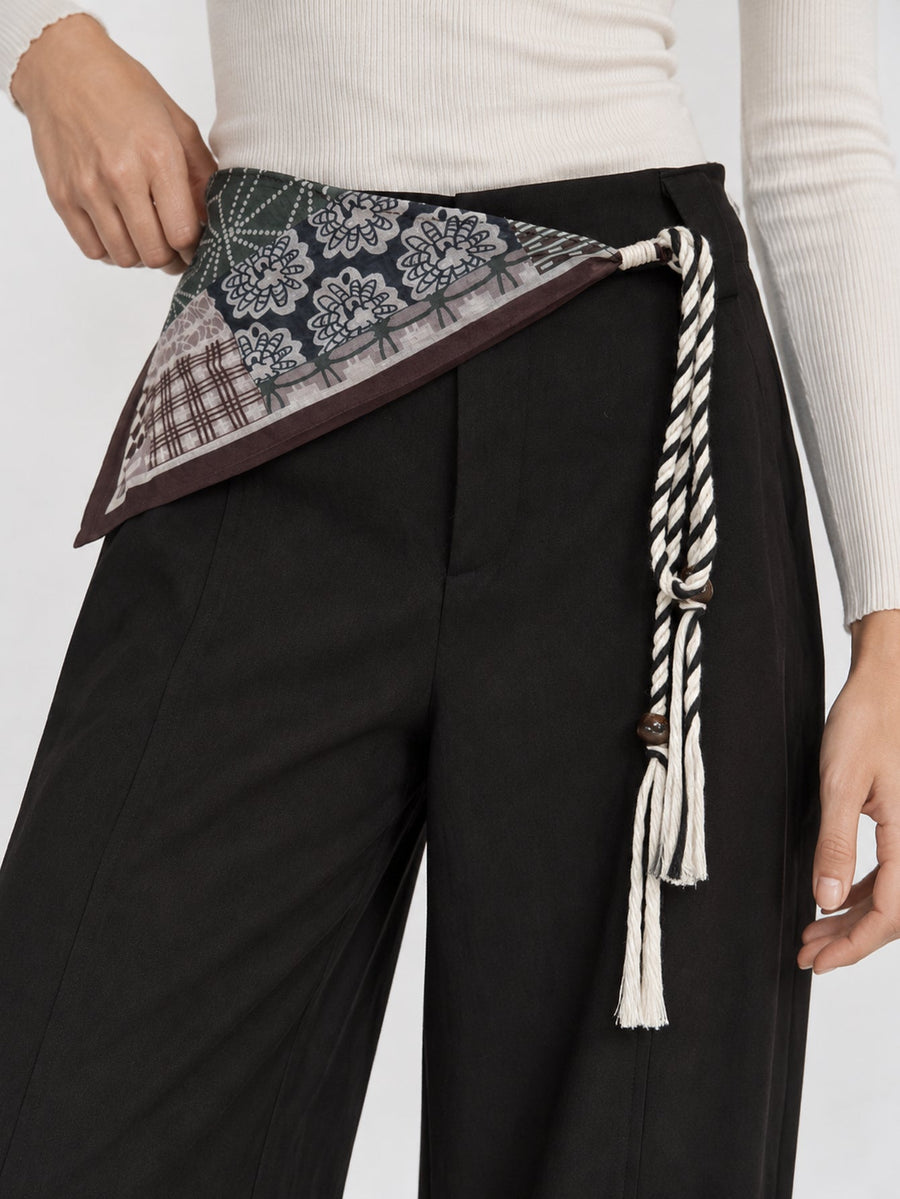 Détail ceinture foulard et cordon