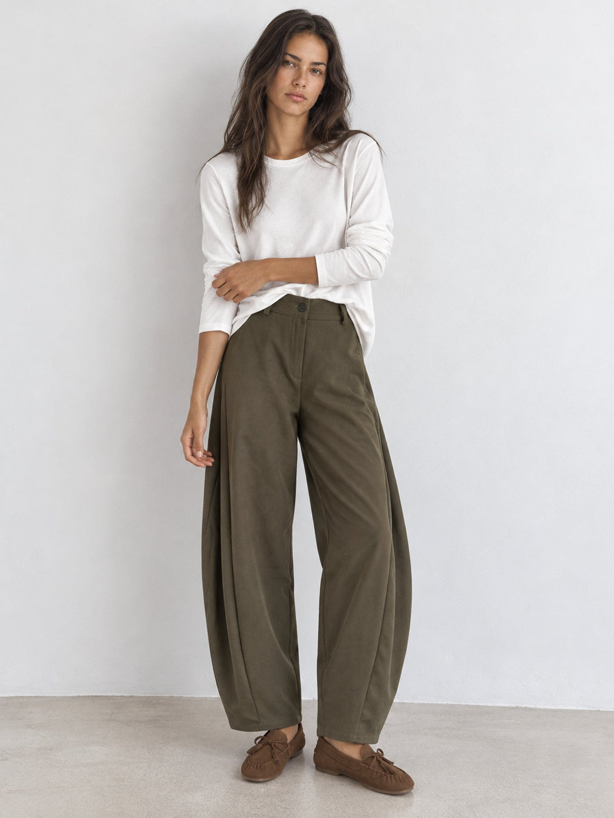 pantalon large en velours côtelé vert pleine longueur